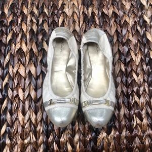 Tahari Veronica ballet flat shoes Size: 7 1/2 M